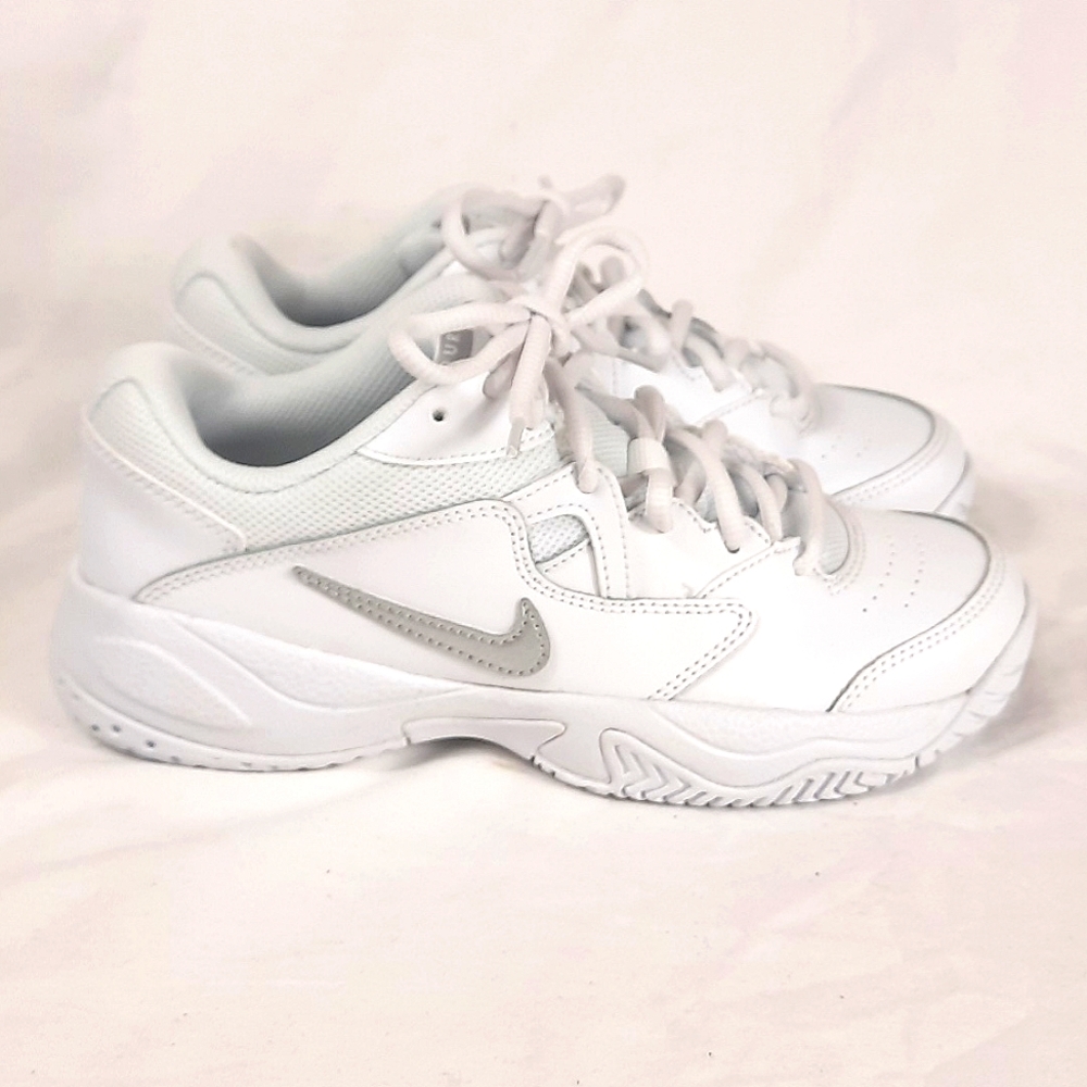 Nike Court Lite 2 YOUTH Size 5.5 White Silver Tennis Shoes Sneakers